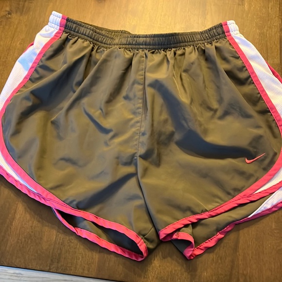 Nike Pants - Nike medium running shorts
